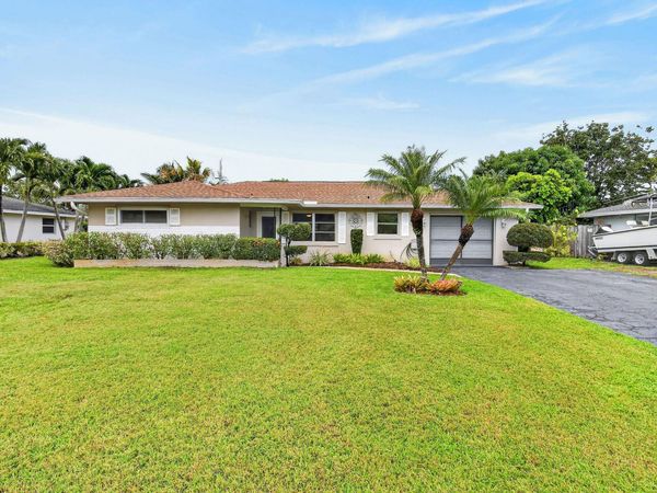 11 Windsor Road E, Jupiter, FL 33469