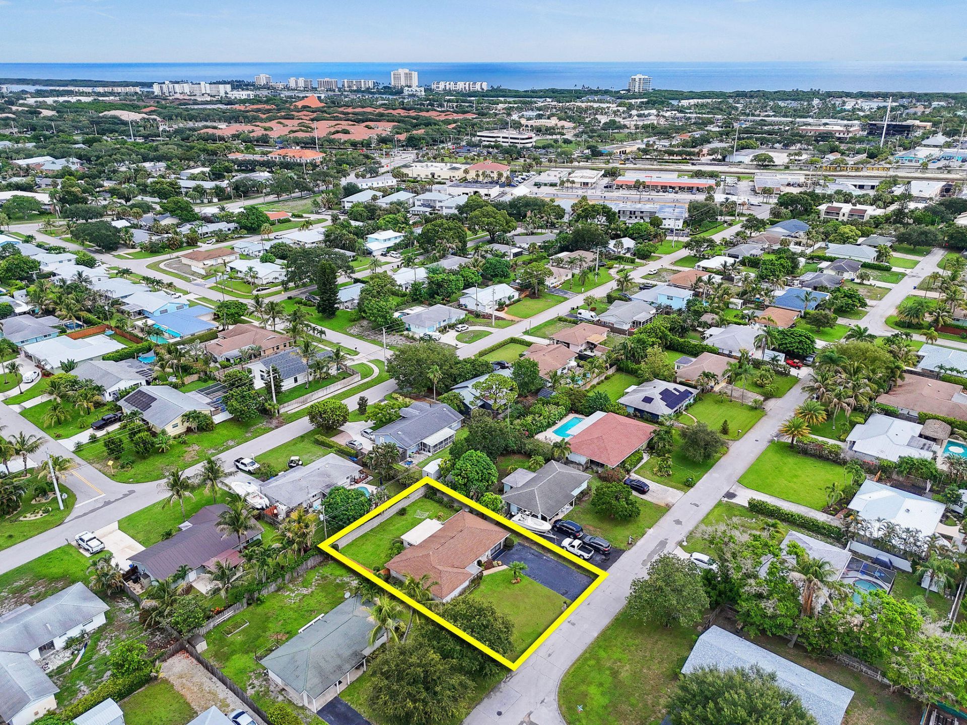 11 Windsor Road E, Jupiter, FL 33469 Photo