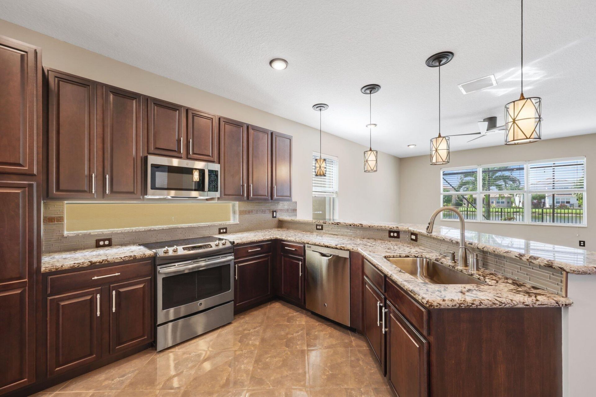 8160 Cantabria Falls Drive, Boynton Beach, FL 33473 Photo