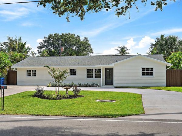 109 E RIVERSIDE Drive, Jupiter, FL 33469