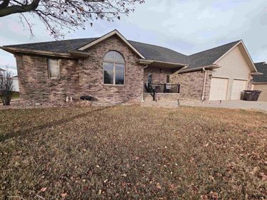 610 Leisure Lane, Hastings, NE 68901