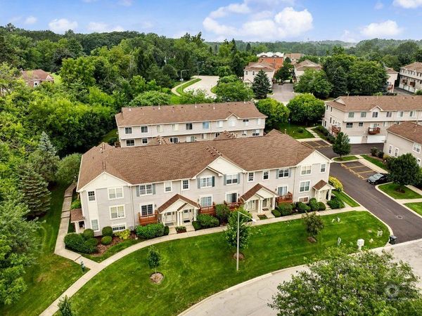 11S490 Rachael Court , Willowbrook, IL 60527