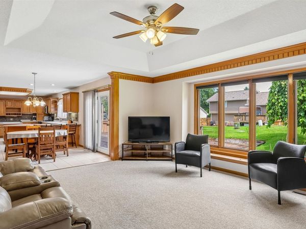 455 Edgewood Lane, Pleasant Hill, IA 50327