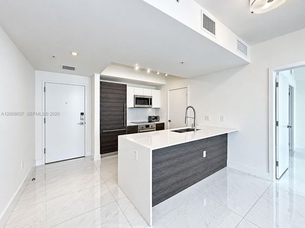 301 Altara Ave, Unit 609, Coral Gables, FL 33146