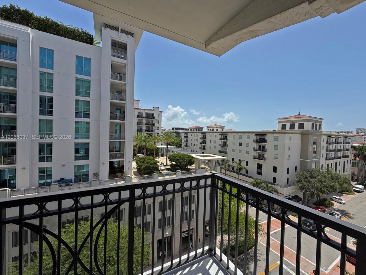 301 Altara Ave, Unit 609, Coral Gables, FL 33146 Photo