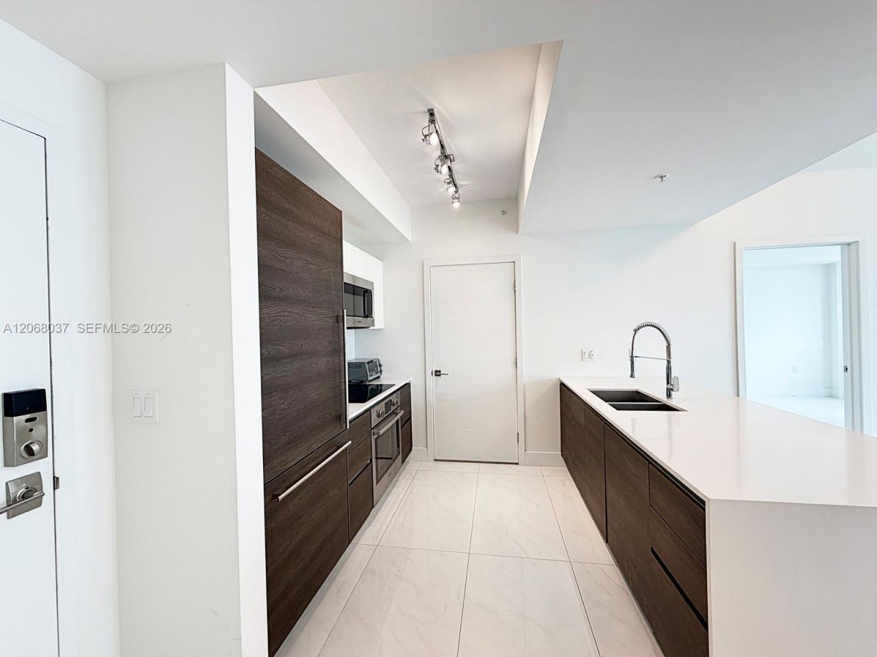 301 Altara Ave, Unit 609, Coral Gables, FL 33146 Photo