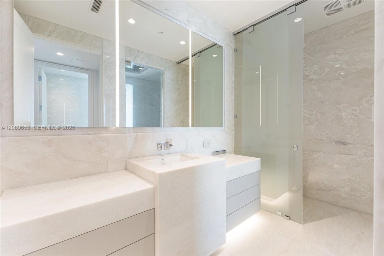 17975 Collins Ave , Unit N2001, Sunny Isles Beach, FL 33160 Photo