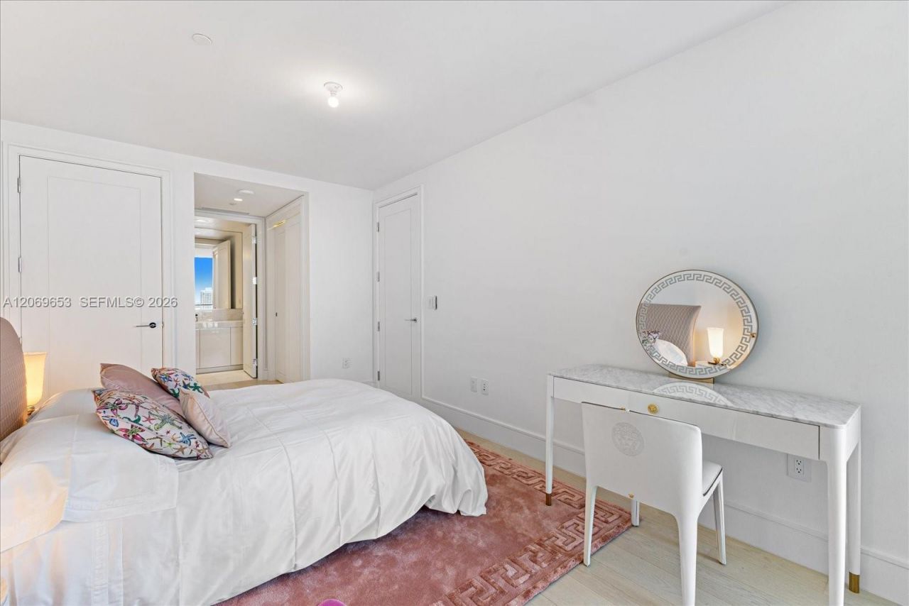 17975 Collins Ave , Unit N2001, Sunny Isles Beach, FL 33160 Photo