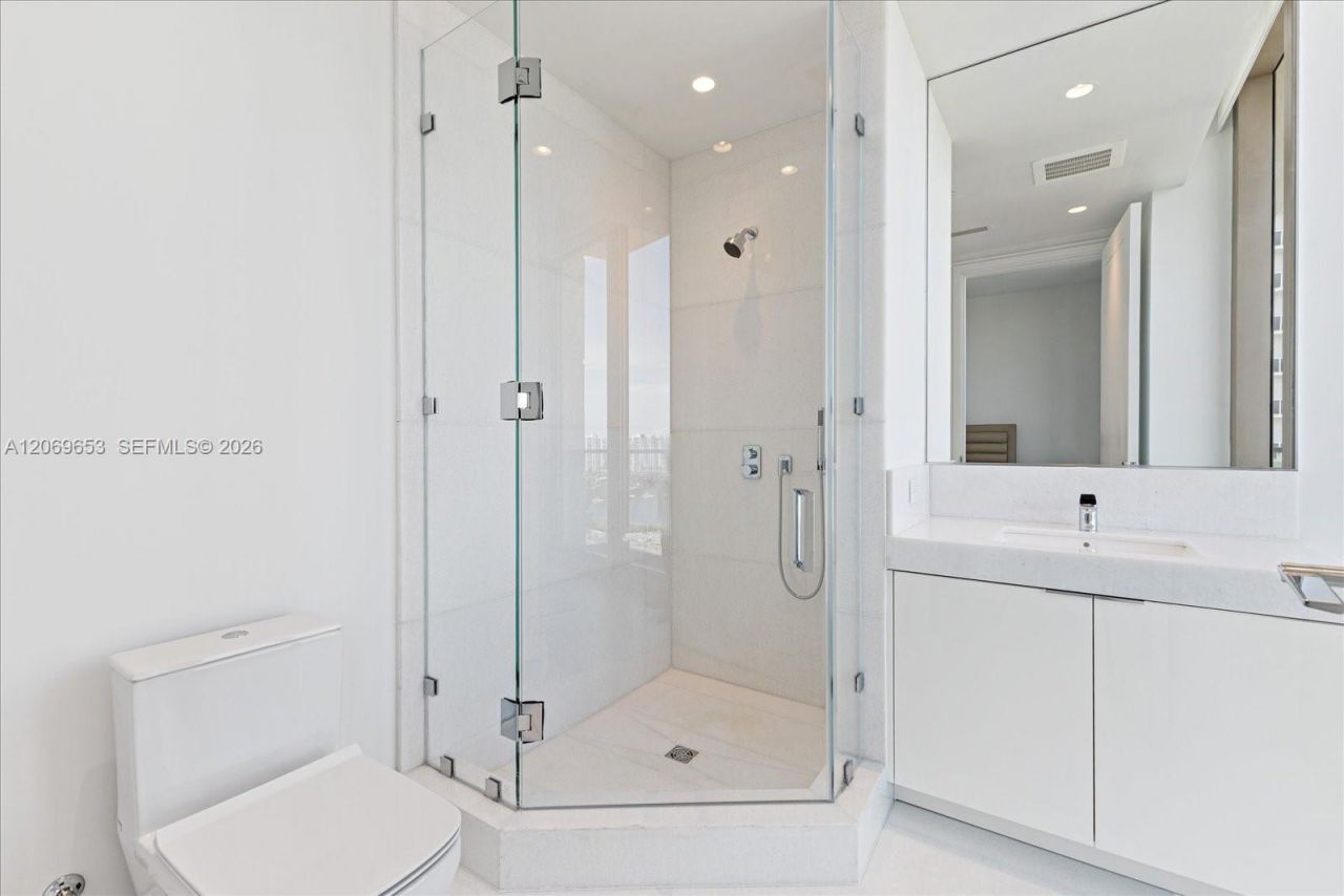 17975 Collins Ave , Unit N2001, Sunny Isles Beach, FL 33160 Photo