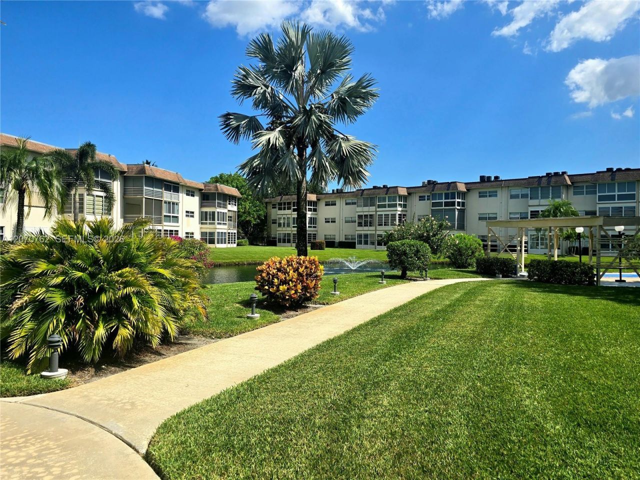 3405 NW 48th Ave , Unit 601, Lauderdale Lakes, FL 33319 Photo
