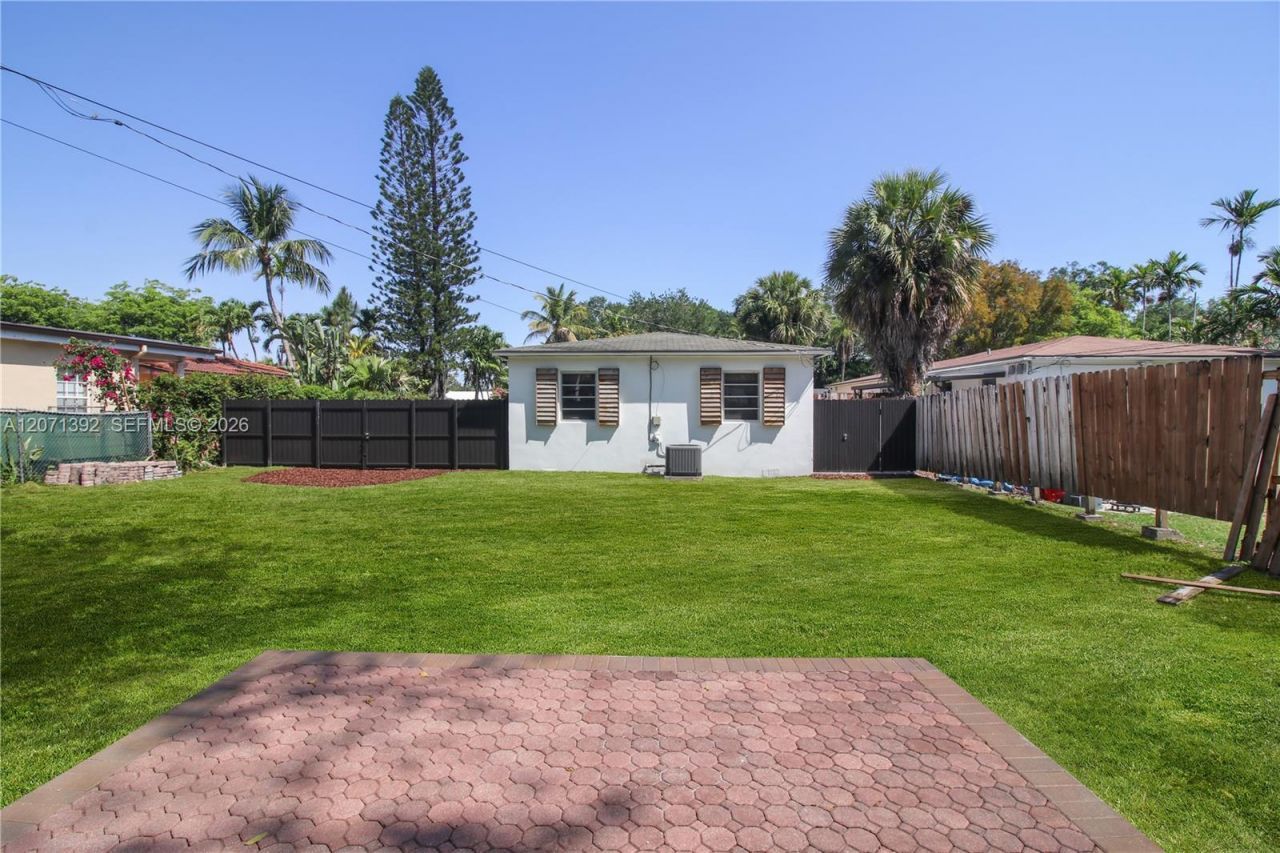1958 SW 25th Ter, Unit Rear, Miami, FL 33133 Photo