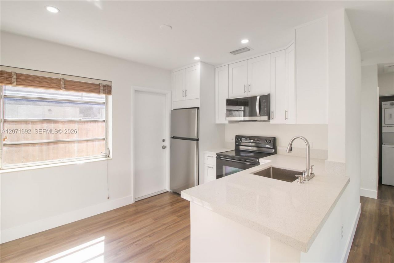 1958 SW 25th Ter, Unit Rear, Miami, FL 33133 Photo