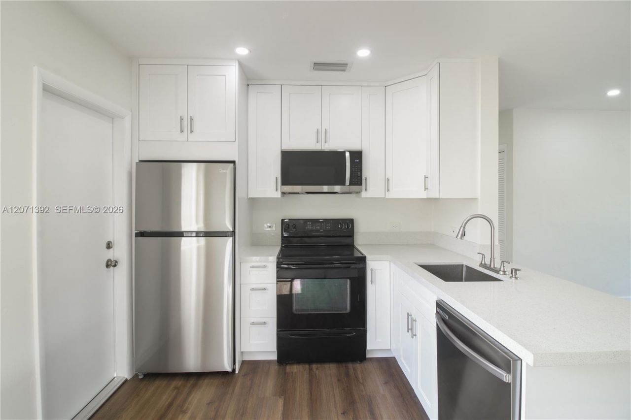 1958 SW 25th Ter, Unit Rear, Miami, FL 33133 Photo