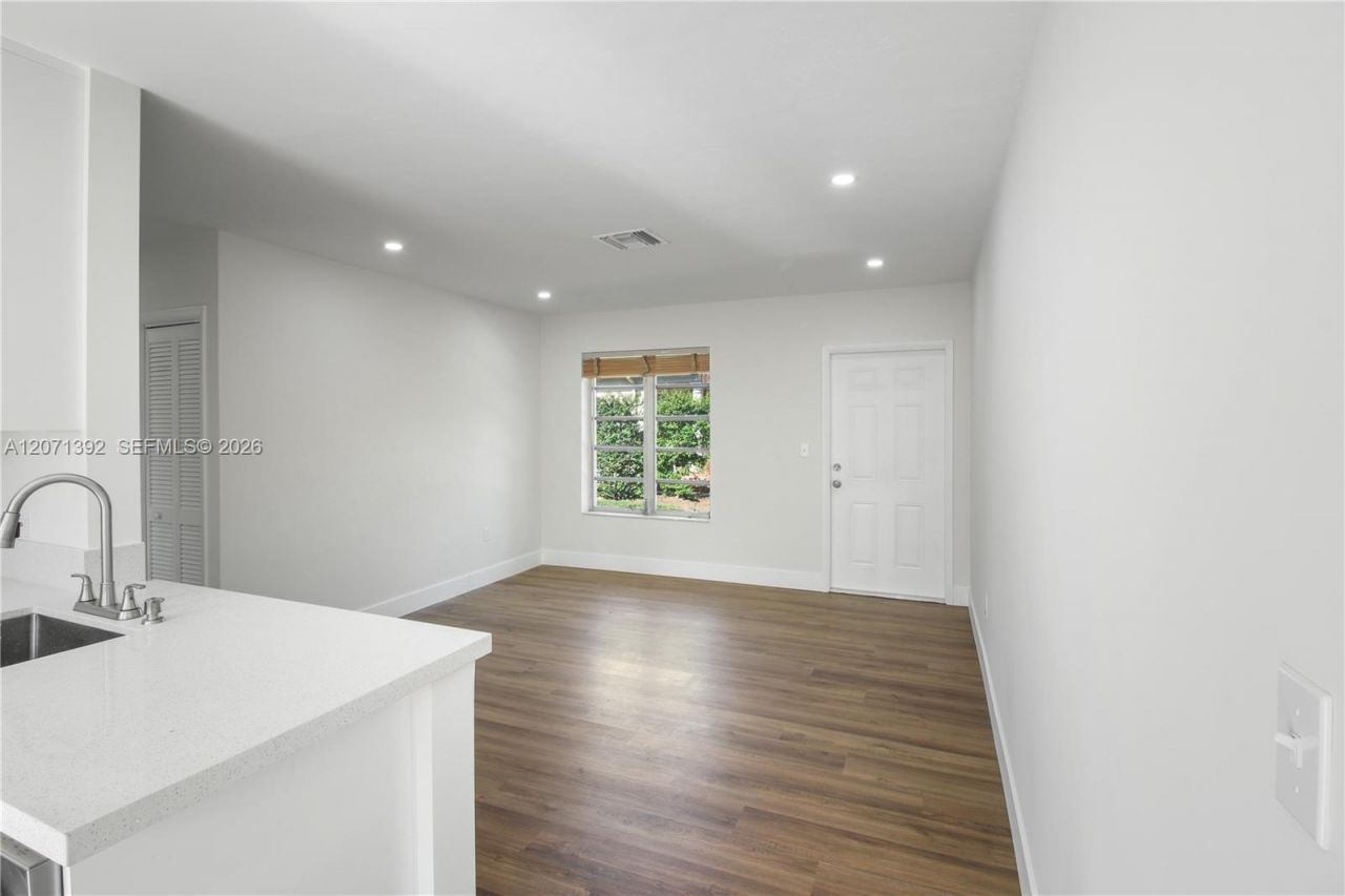 1958 SW 25th Ter, Unit Rear, Miami, FL 33133 Photo