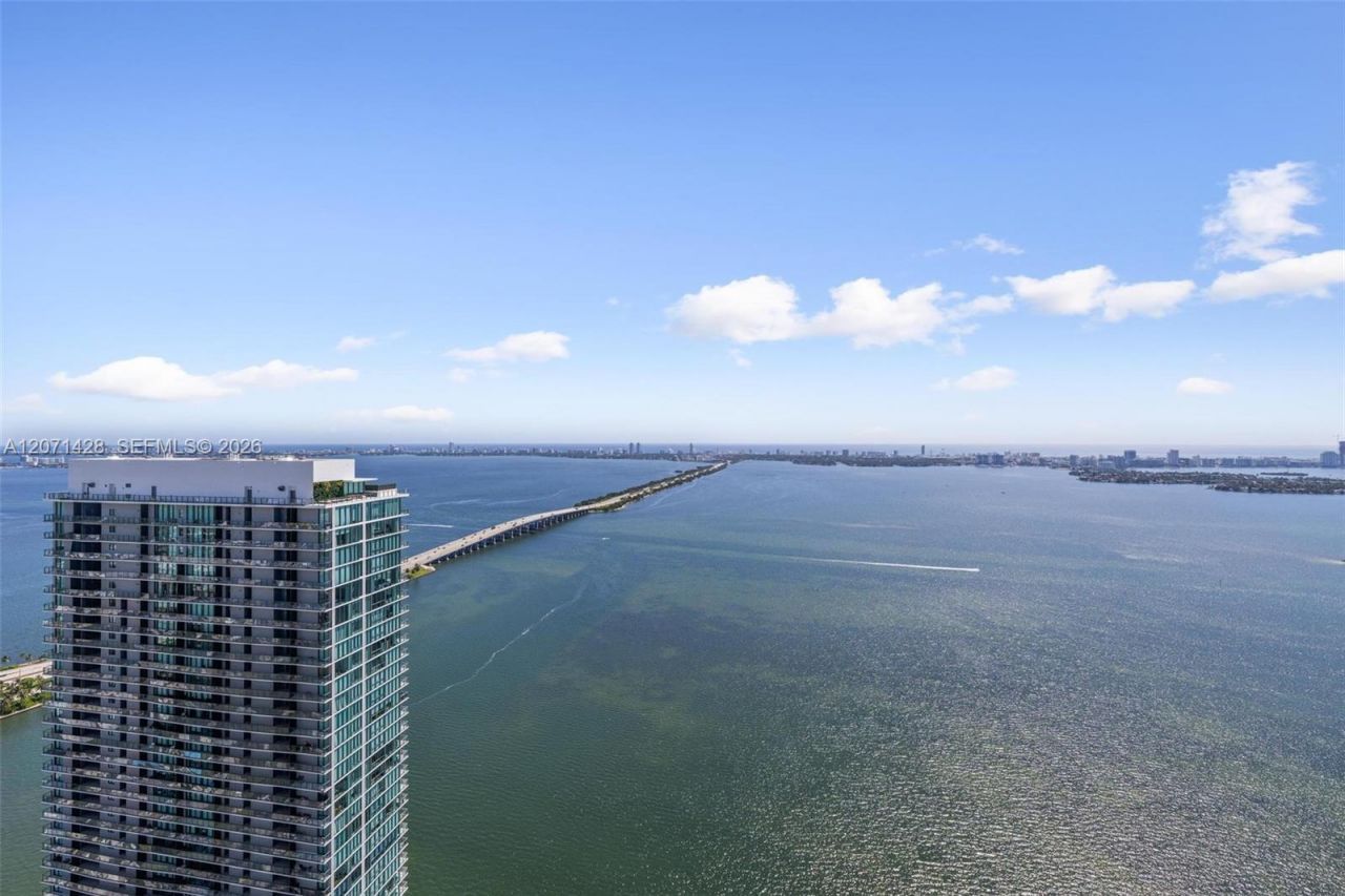 480 NE 31st St, Unit PH5303, Miami, FL 33137 Photo