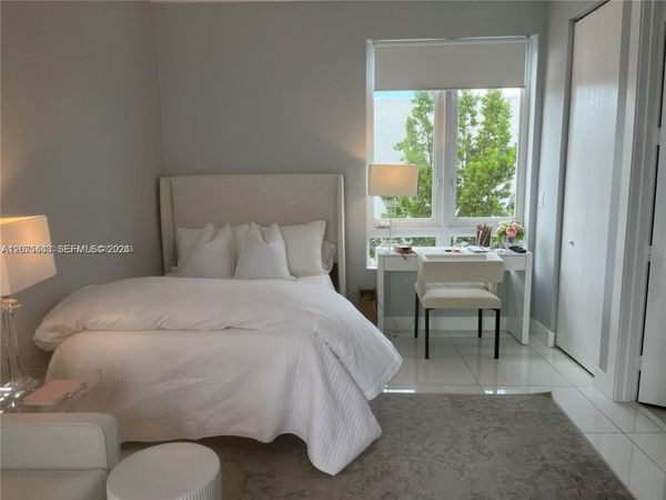 10330 NW 66 Street , Doral, FL 33178