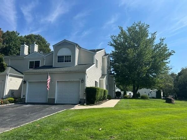 104 Owls Nest Court , Manorville, NY 11949