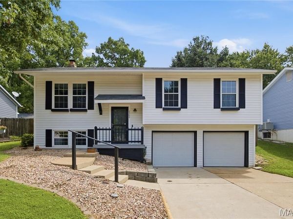 2366 Villager Park Court , Maryland Heights, MO 63043
