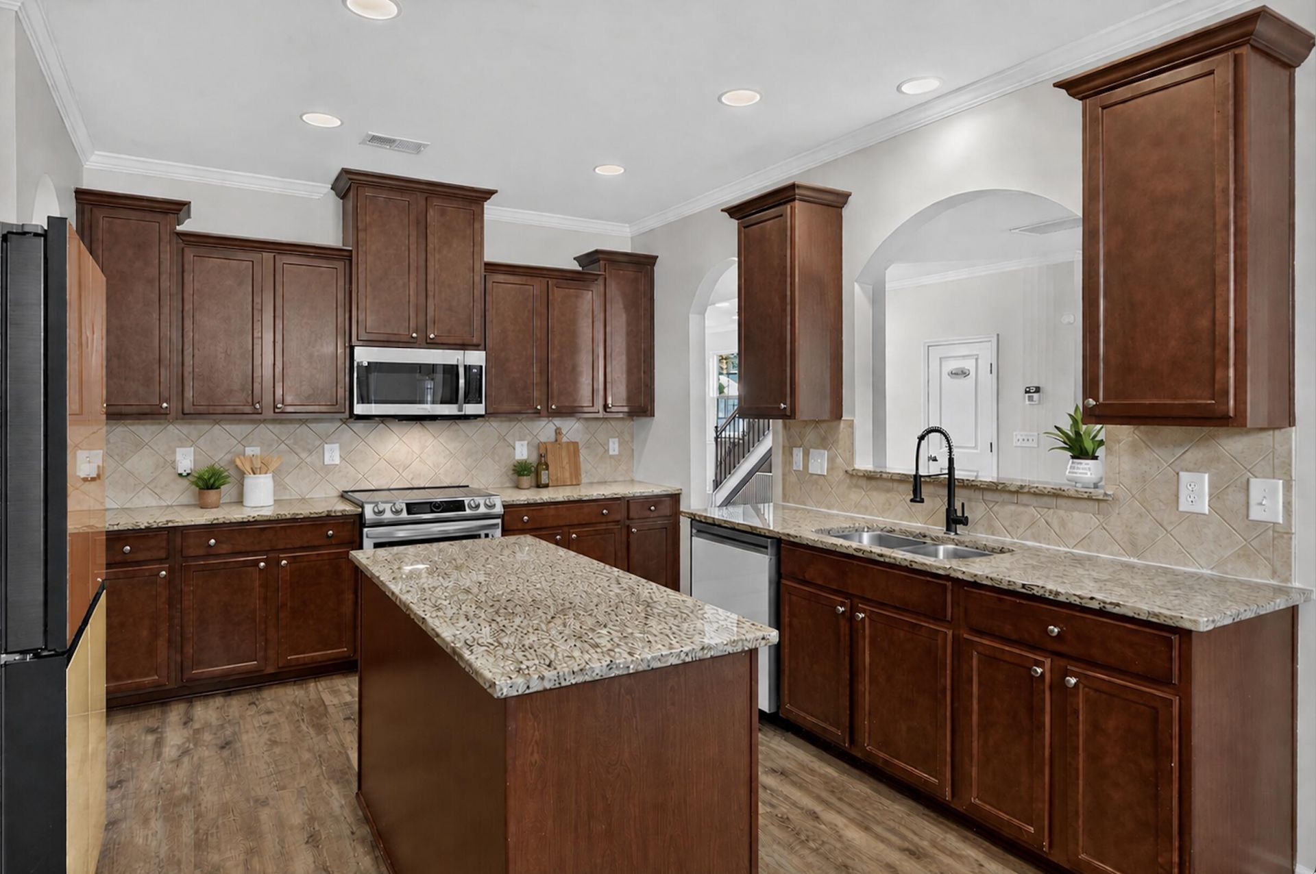 209 Wexford Court Photo 9
