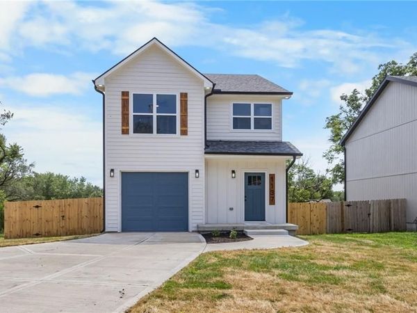 1137 Walnut Avenue, Osawatomie, KS 66064