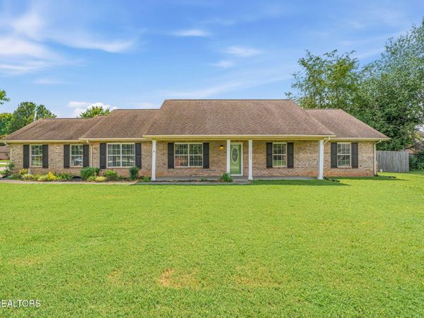 2233 Portland Drive, Maryville, TN 37803