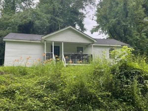 132 Cherry Drive, Harriman, TN 37748