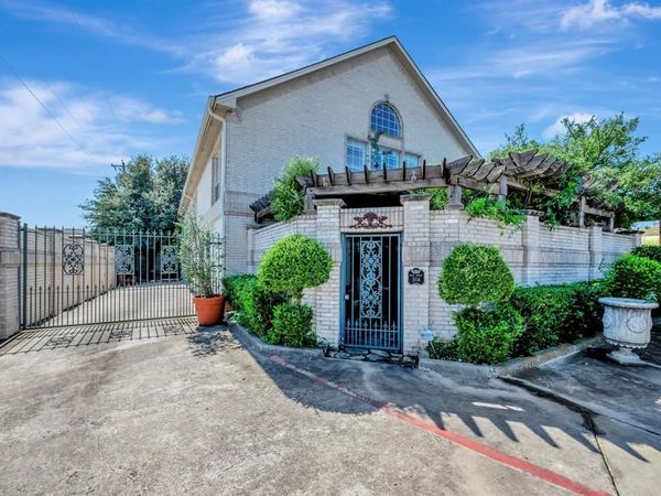 504 N Main , Euless, TX 76039