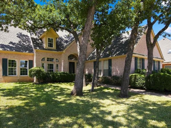 8321 Brandonwood Drive, North Richland Hills, TX 76182