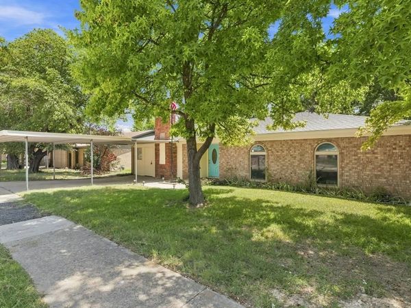 6800 Echo Hill Drive, Watauga, TX 76148