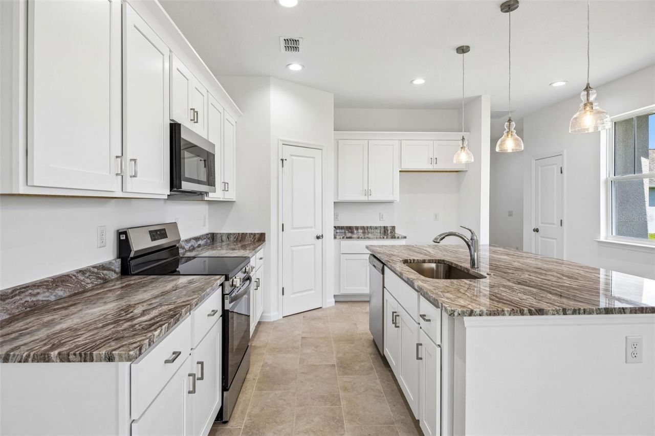 3780 Watercliff Circle, Grand Island, FL 32735 Photo