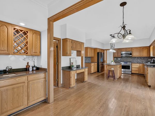 450 Ford Lane , Bartlett, IL 60103