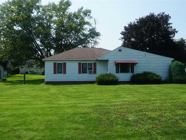 520 Washington Ave, Nichols, IA 52766