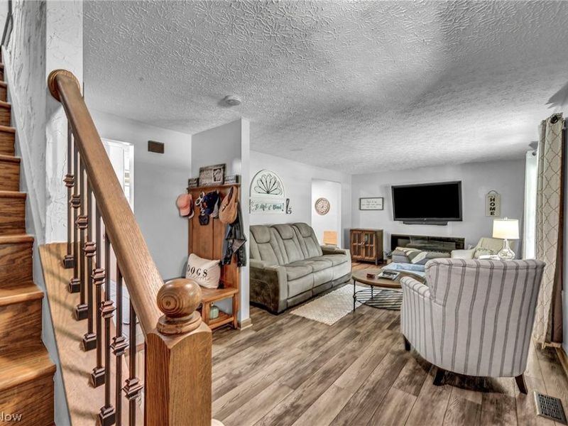 2322 Westport Drive, Akron, OH 44312 Photo 6