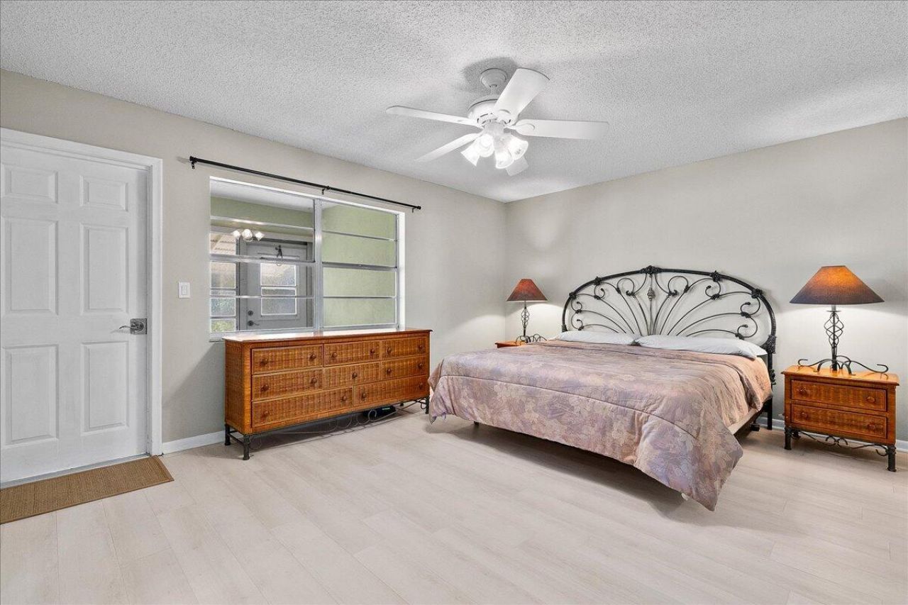 220 Country Lane, Unit B, Boynton Beach, FL 33435 Photo