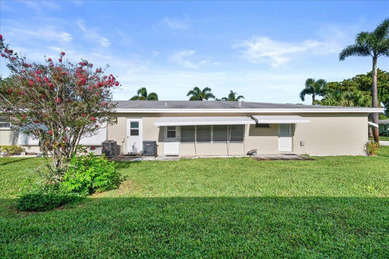 220 Country Lane, Unit B, Boynton Beach, FL 33435 Photo