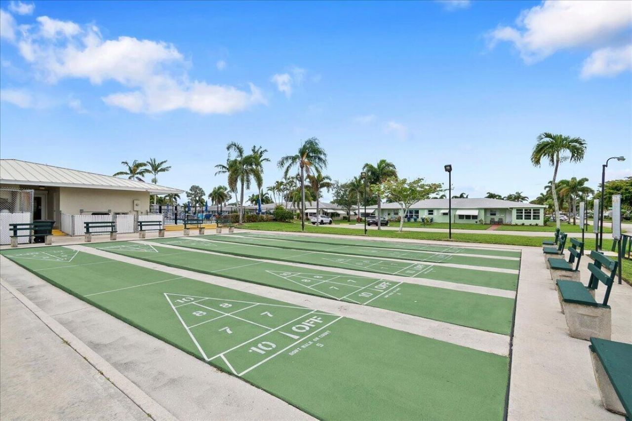 220 Country Lane, Unit B, Boynton Beach, FL 33435 Photo