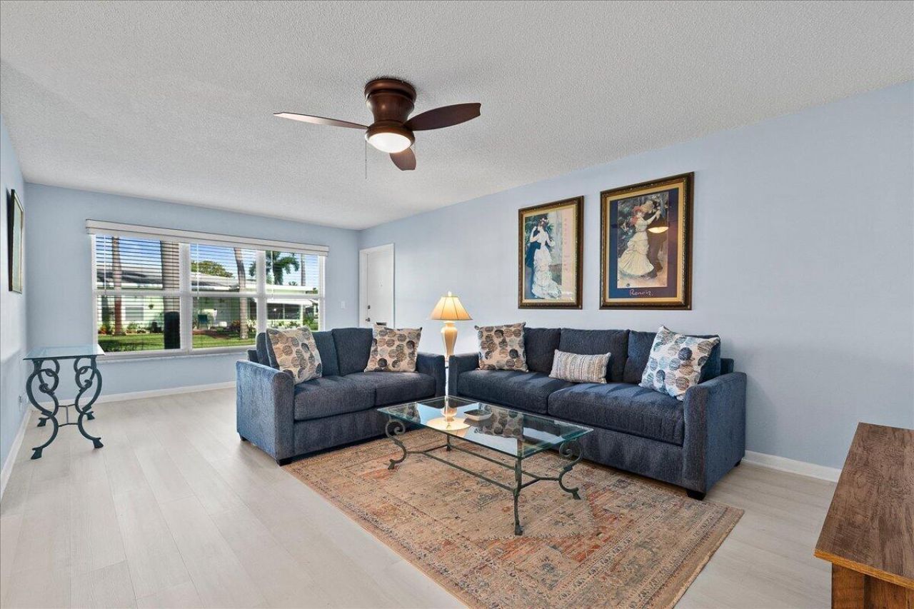 220 Country Lane, Unit B, Boynton Beach, FL 33435 Photo