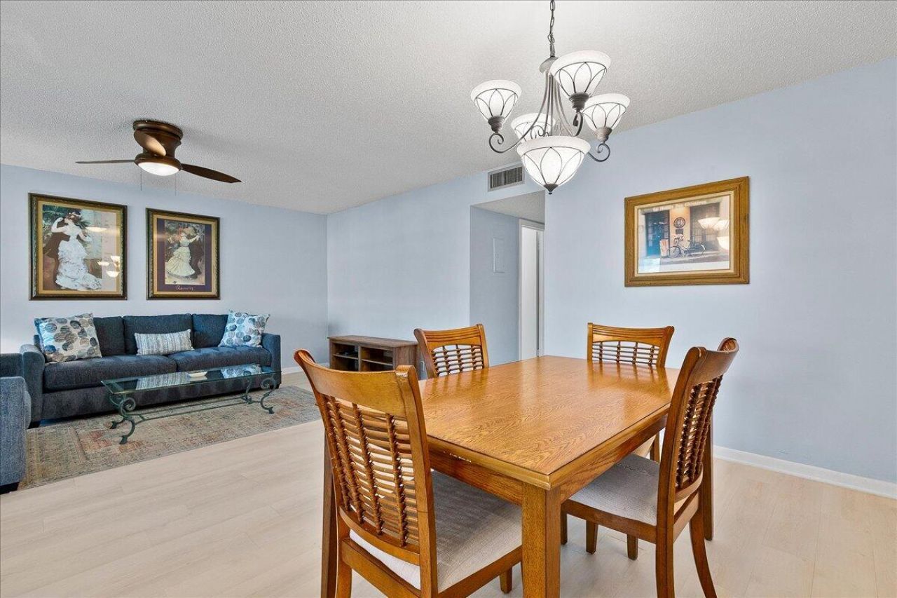 220 Country Lane, Unit B, Boynton Beach, FL 33435 Photo