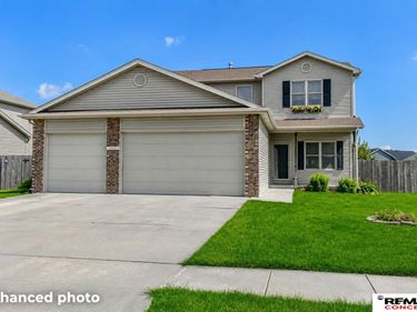 13460 Montrose Court, Waverly, NE 68462