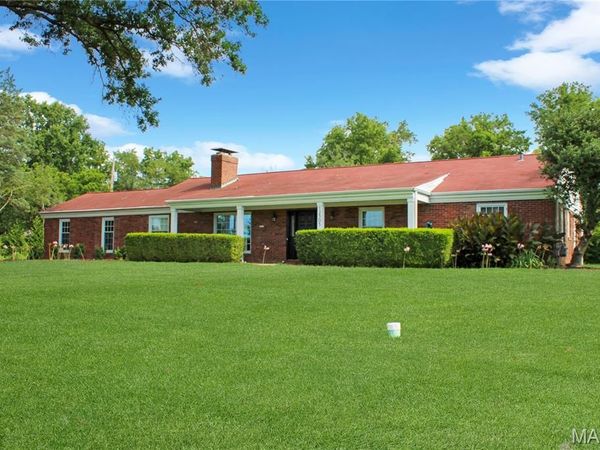 12305 Conway Road , Creve Coeur, MO 63141