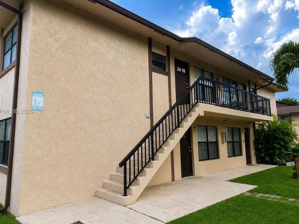 6605 W 26th Dr , Unit 24-18, Hialeah, FL 33016