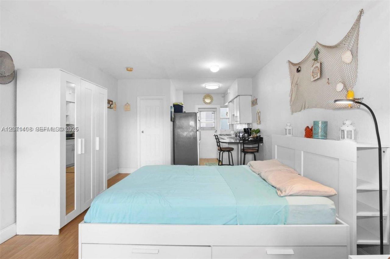 300 74th St , Unit 15, Miami Beach, FL 33141 Photo