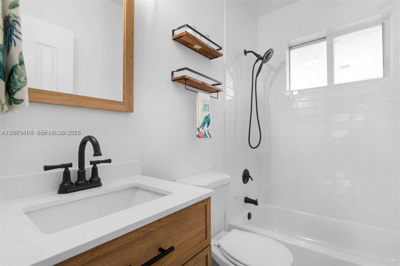 300 74th St , Unit 15, Miami Beach, FL 33141 Photo