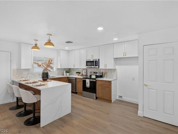 4289 Vegas Valley Drive , Las Vegas, NV 89121