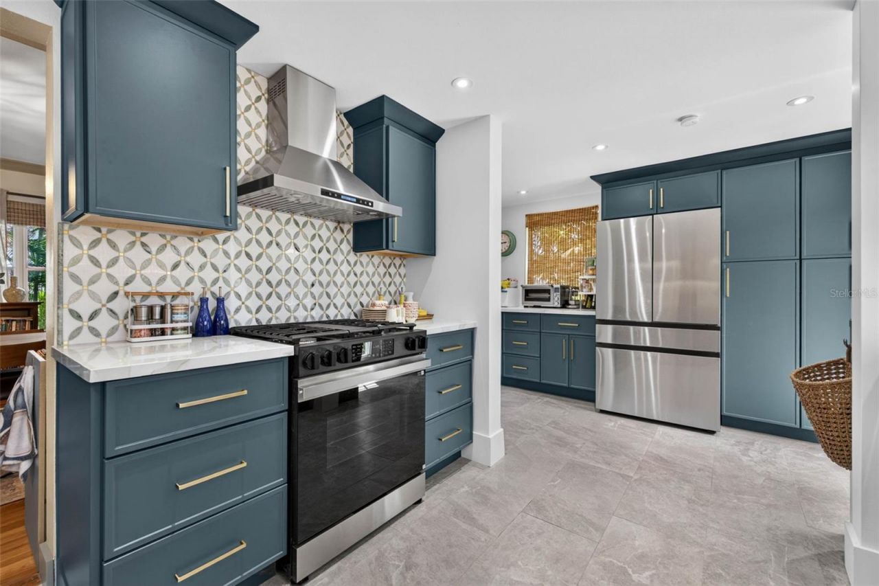 736 30th Avenue N, Saint Petersburg, FL 33704 Photo