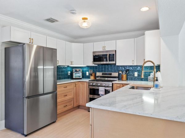 511 Ivy Avenue, Palm Beach Gardens, FL 33410