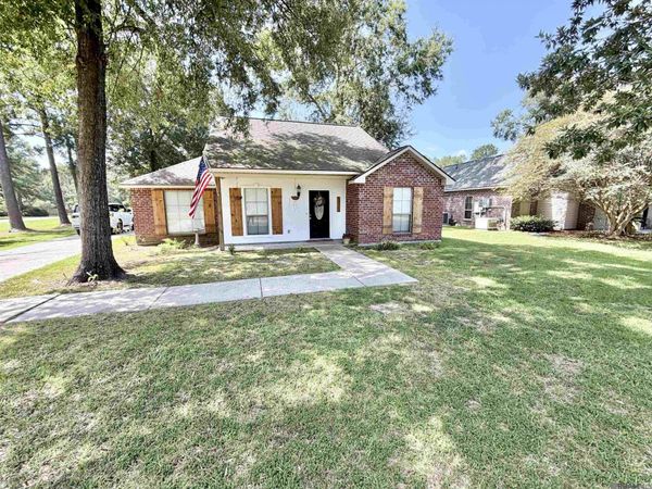 20760 Benton Heights Ave, Livingston, LA 70754