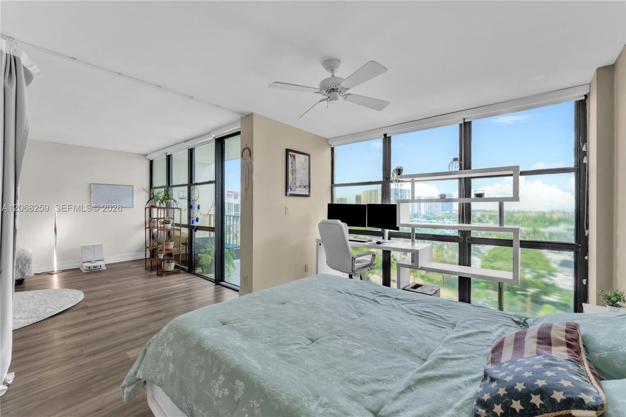 1000 Parkview Dr , Unit 1007, Hallandale Beach, FL 33009 Photo