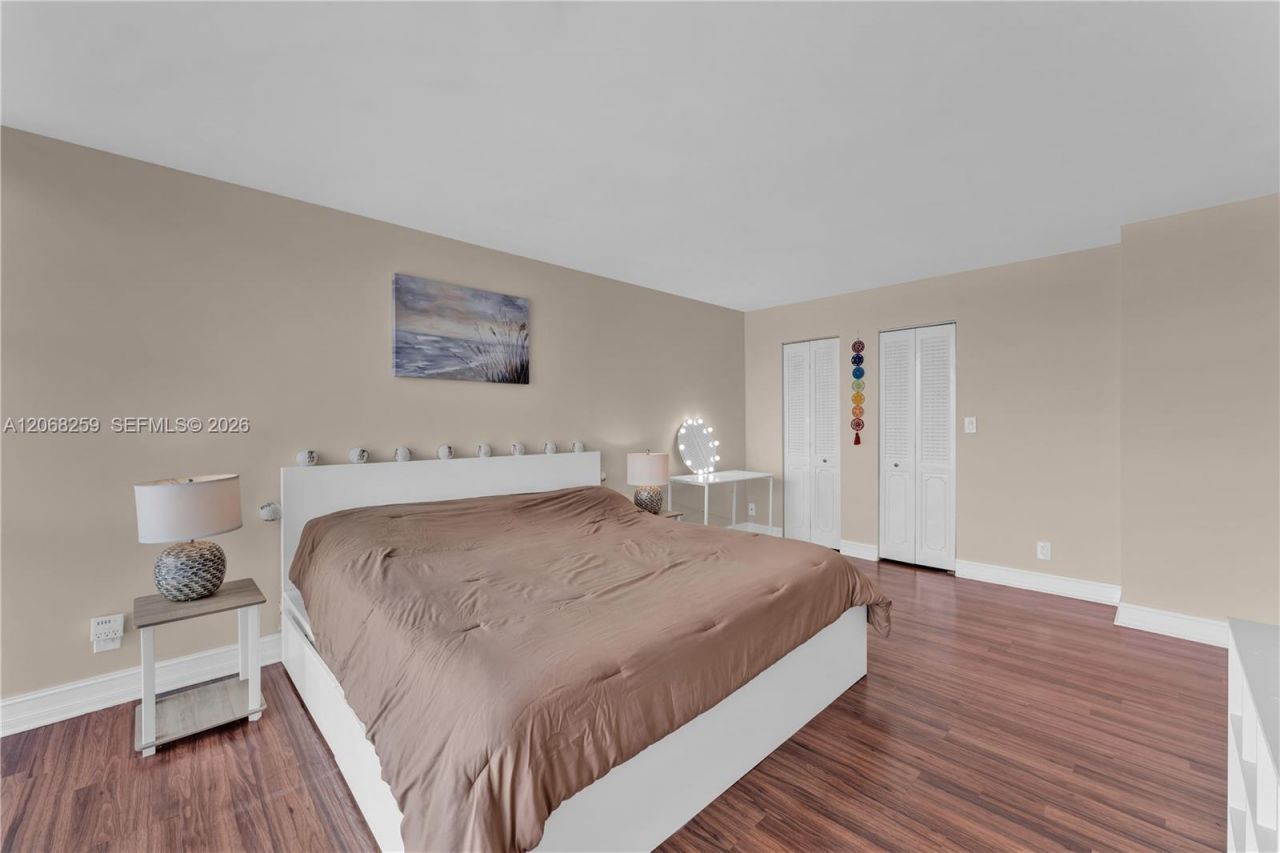 1000 Parkview Dr , Unit 1007, Hallandale Beach, FL 33009 Photo