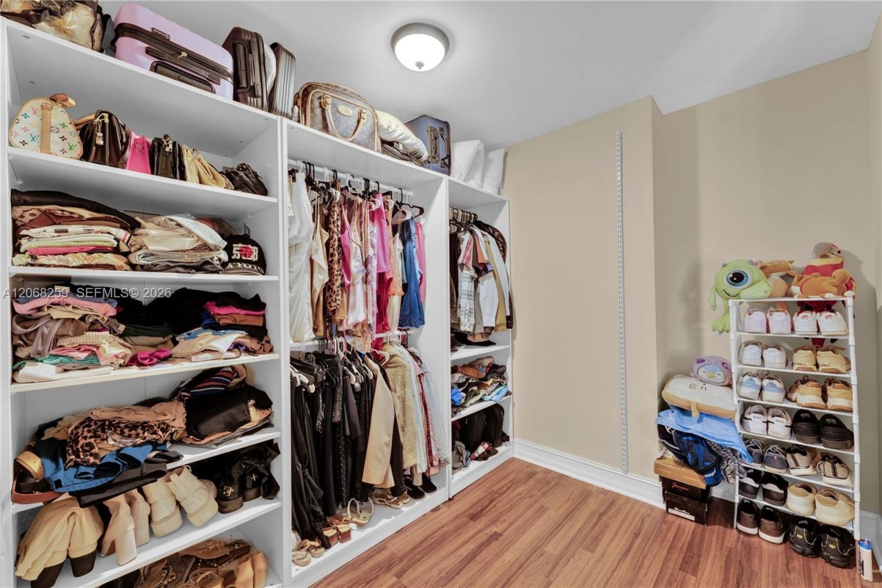 1000 Parkview Dr , Unit 1007, Hallandale Beach, FL 33009 Photo